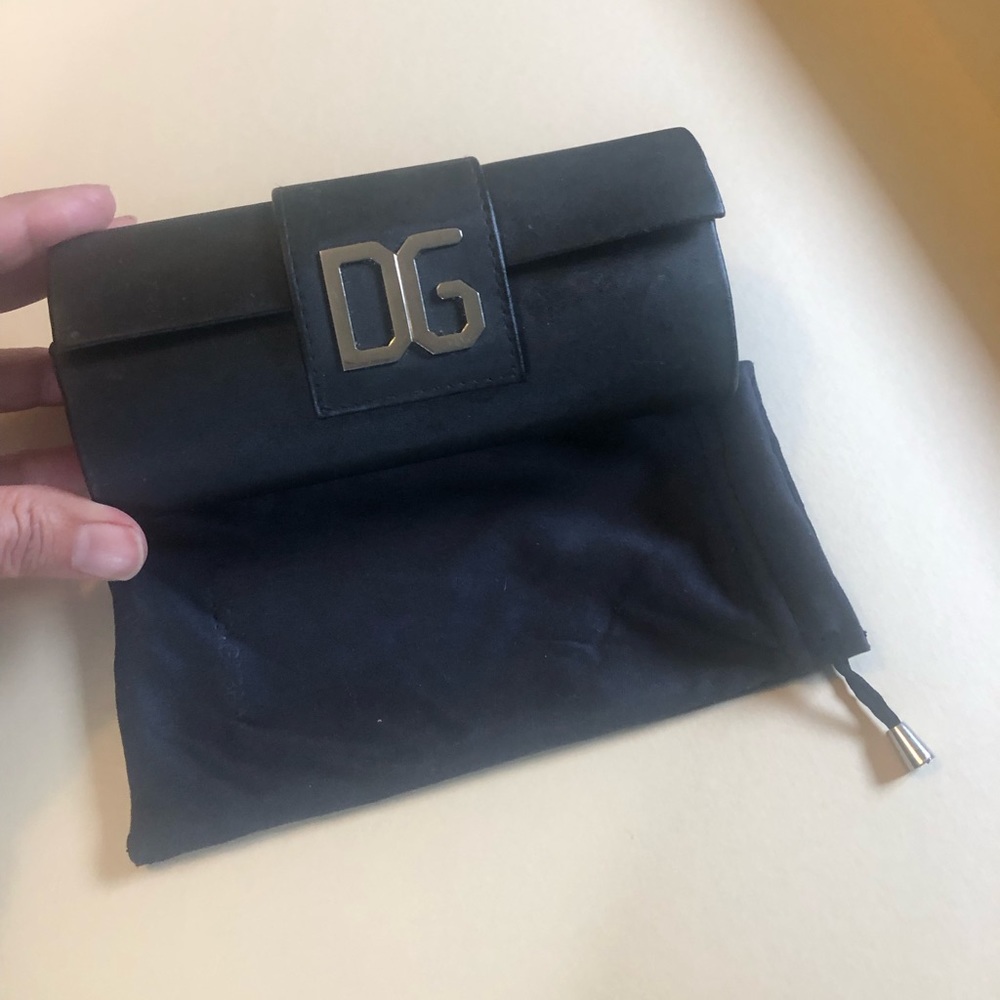 D & G Tortoise Shell Sunglasses With Case & Dust … - image 2